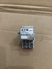 Eaton Cutler Hammer Relay Socket D7PA3 SER.B1 And D7PR3A Relay
