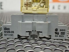 Idec (1) RH2B-U DC24V & (1) RH2B-U AC110-120V & (1) RH1B-U DC24V Relays & Bases
