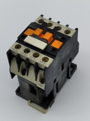 Telemecanique CA2 DN22B6 Control Relay, 24VDC Coil, 600VAC 10Amp