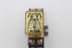 IDEC RH2B-U Relay DC24V w/IDEC SH2B-05C Relay Socket, 10A, 300V (CS02.1)