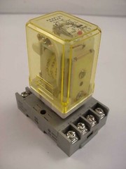 Idec RR2P-UL DC24V Relay NEW With Base Ships on Same Day of the Purchase