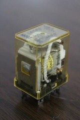 IDEC Model RH2B-U DC24 General Purpose 10 Amp Relay DPDT