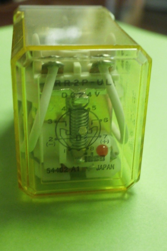 IDEC RR2P-UL RELAY DC24V