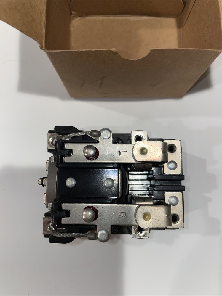 Square D 8501CDO16V60 Power Relay DPDT 30A @ 300VAC 100/125VDC