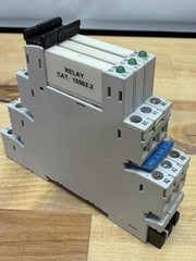 (3) Allen Bradley 700-HLT1Z Control Relays w/ Jumper Bar Industrial Automation
