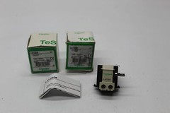 SCHNEIDER ELECTRIC LA7D03F RELAY 110/127V LOT OF 2 NSMP