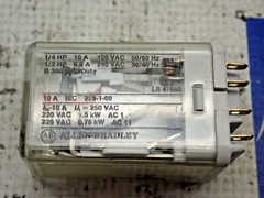 Allen Bradley 700-HB33Z24 24VDC 11 Pin Ser A Relay Lot of 2