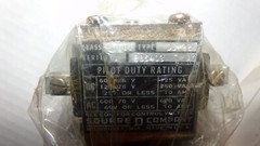 2 NOS 7001 TYPE DO-22 Square D DC MAGNETIC RELAY SER. A 230/250V