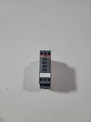 ABB CM-EFS.2S OVER AND UNDER VOLTAGE RMS MONITORING RELAY 1SVR730750R0400