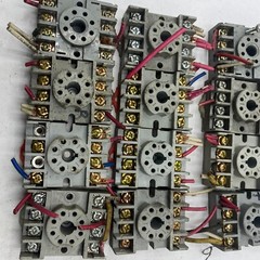 DAYTON 5X852M RELAY SOCKET 300V 15A/600V 10A 8-PIN QTY:1 ⭐