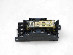 IDEC RF1V-4A2BL-D24 RELAY W/ BASE SF1V-6-07L