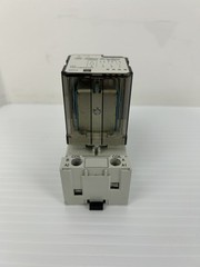 Allen-Bradley 700-HB33Z24 Relay Ser. E With 700-HN153 Base Ser. B – Lot of 2