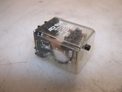 RCI 10 AMP 120/240 VAC GENERAL PURPOSE RELAY 120 VAC COIL 9826A1201