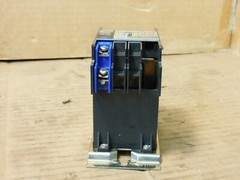 CUTLER HAMMER D40RB SER A2 TYPE R POWEREED RELAY 24-28V DC COIL