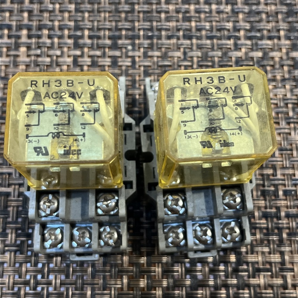 🇺🇸(2) RH3B-U AC24 RELAY 11 PIN 3PDT 10A IDEC WITH IDEC SH3B-05 DIN RAIL BASE