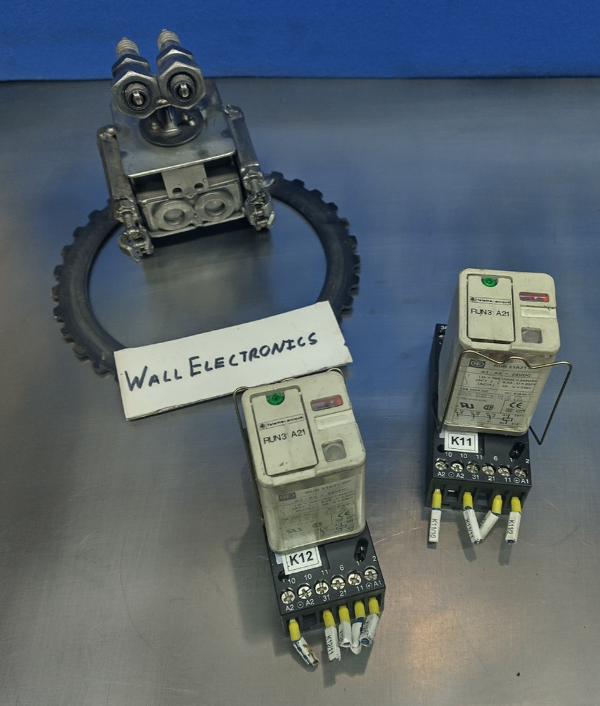 Telemecanique RUN31A21 Relay 24VDC =Used= LOT OF 2 = RUN31A21BD