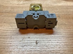 IDEC RELAY RH2B-UL RELAY W/ SOCKET