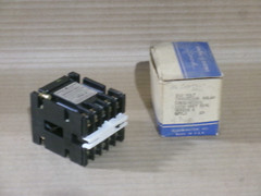 New GE CR120A29702 Industrial Relay 300 Volts Max 10 Amp Max 115V 60CY AK