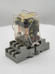 Square D 8501KUD12 Relay w Socket 10A 240V 8Pin 24V Coil Series C Form M1P14