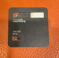 Schneider Electric Zelio Universal 120 VAC Relay # RUMF33F7 / 8A-2015-W42-AM