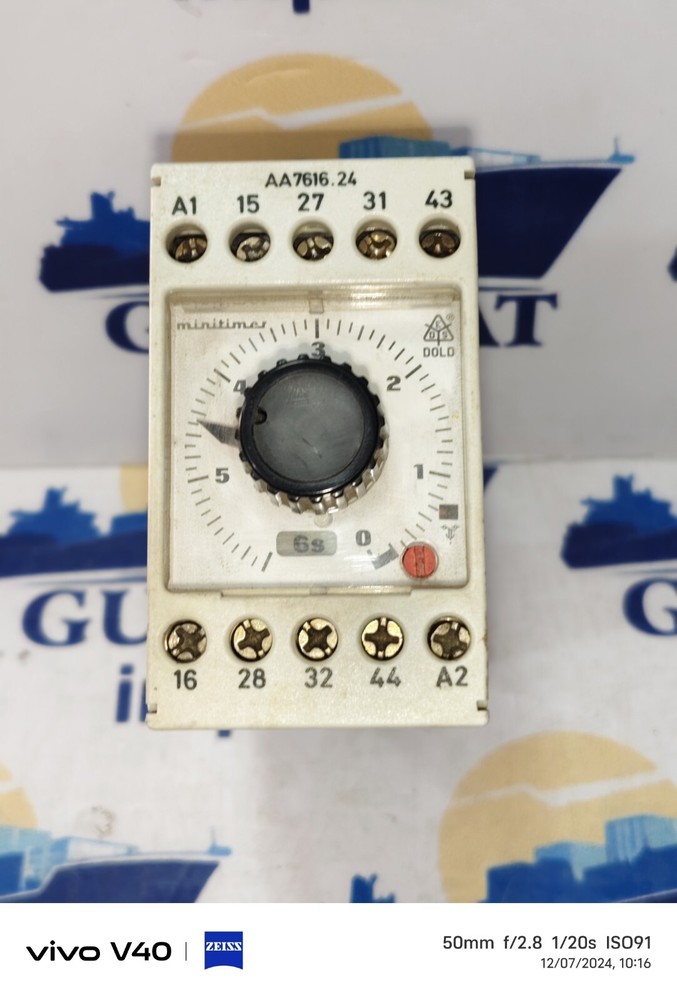 TESTED OK E. DOLD & SOHNE KG AA7616.24 A1/A2 AC50/60Hz 230V 0.2s-60h TIMER RELAY