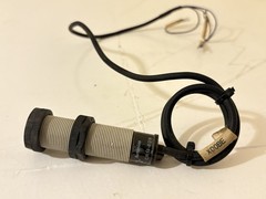 Telemecanique Schneider XUB0B Photoelectric Sensor with Cable