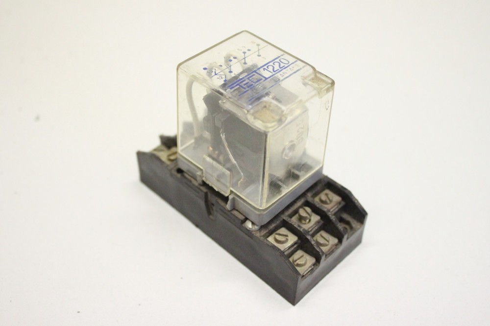 TEC TEC1220 220V 50/60Hz 2 Relay with Socket