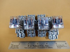 Allen-Bradley 700-HF32A1-4 120VAC Coil Relays (4) DPDT With Sockets SH2B-05 Used