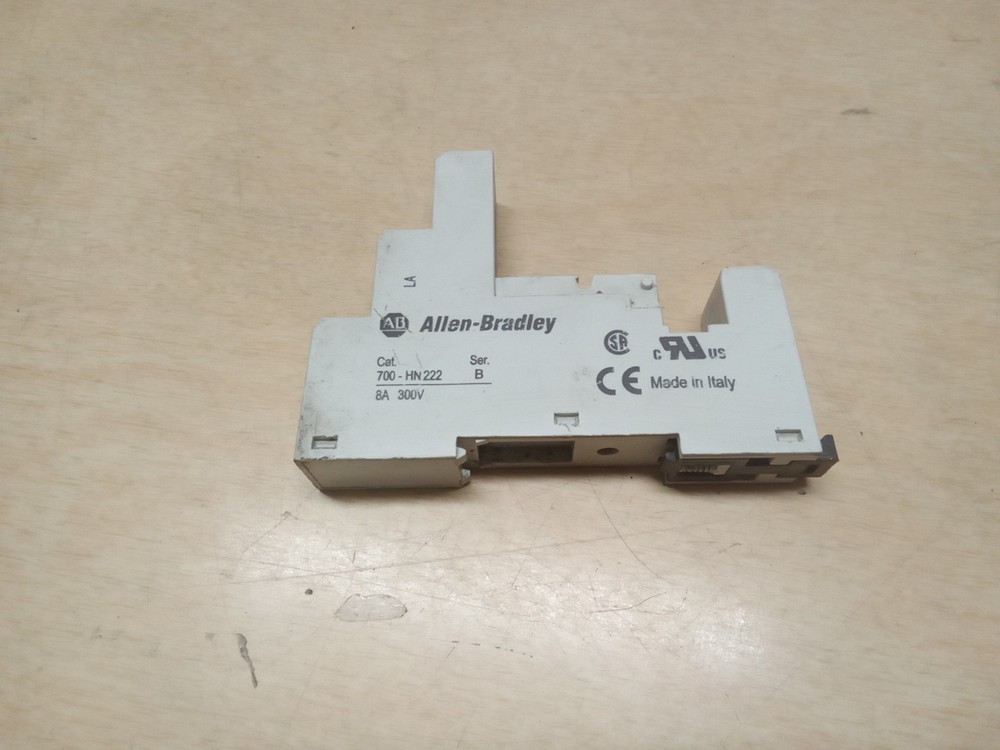 Allen-Bradley 700-HN222 Series B 300V Socket