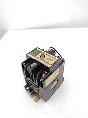 GE General Electric CR120B D02041 Series A 600 Volt Industrial Relay