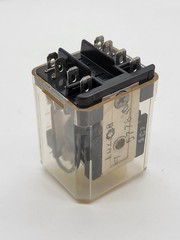 Square D 8501KUD12 Relay w Socket 10A 240V 8Pin 24V Coil Series C Form M1P14
