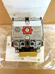 NEW ALLEN BRADLEY 700-P200A1 CONTROL RELAY 700P200A1