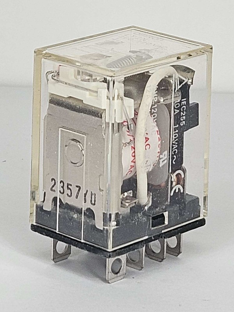 New Omron LY2N LY2 General Purpose Non-Latching Cube Relay Plug Module Unit