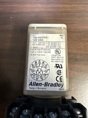 Allen-Bradley 700-HA33A1 Relay With 700-HN101 Base Ser. C 120VAC 10A -Lot of 2