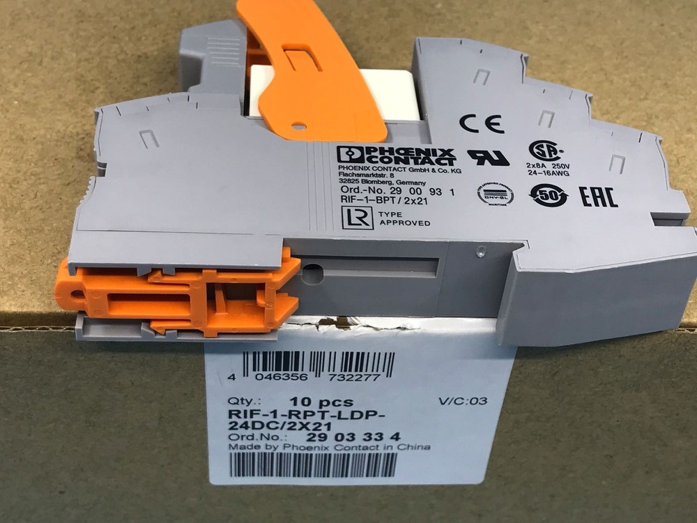 No.2961192 Power Relay 10A 250VAC 8 Pins w/RIF-1-RPT-LDP-24DC/2X21 x 1 set