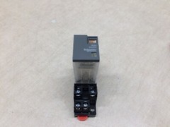 Lot of 2 Schneider Electric RXM2LB2BD 24VDC Relay RXZE1M2C Base Socket