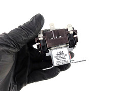 Genuine Honeywell Resideo Control Relay R8222D 1121 24V 50/60Hz HN 61KK 066