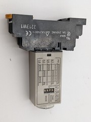 OMRON H3YN-4 Timer Relay w Base PYF14A-E 1 Second – 1 Minute 14 Pin Adjustable