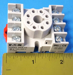 RELAY SOCKET, D3PA2 SER A, EATON, 15A, 300V, 4 POLES, 8 PIN