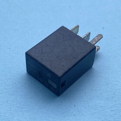 1PC 8T2T-14B192-AB Power Relay 5Pins
