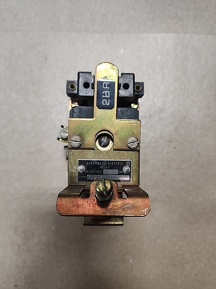 GE GENERAL ELECTRIC D300 B9 RELAY 600V 10 Amp