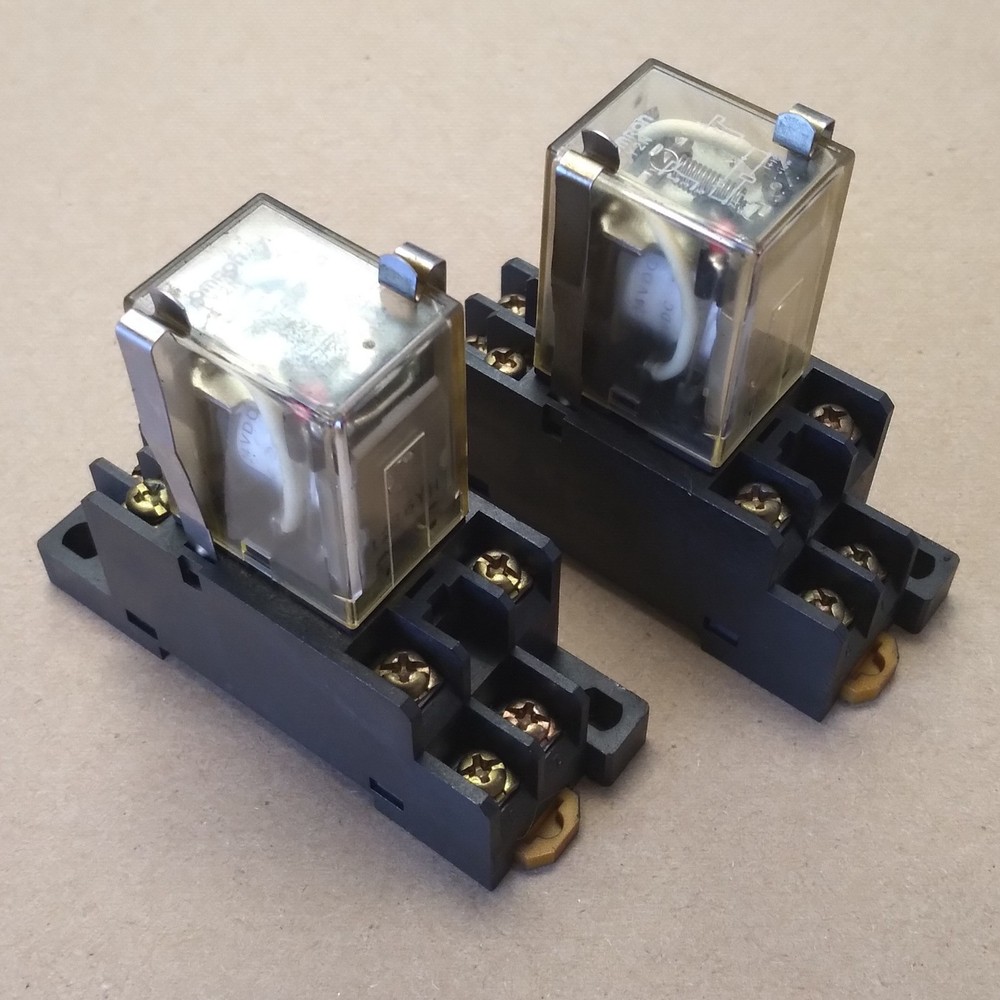 OMRON LY2N RELAY 24VDC WITH 2-M4X12 BASE LOT OF 2