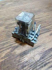 Potter & Brumfield KUEP-11D15-24 Relay W/P&B 27E893 Socket Base