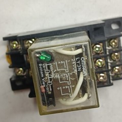 Omron LY3N 24VDC Electromechanical Relay Plug-in 3PDT 10A With Socket 2-M4X12