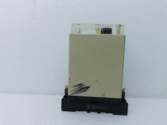 OMRON SE-SP1 8A MOTOR RELAY SE SP1 100/110 VAC TIME-2s SE-SP USED