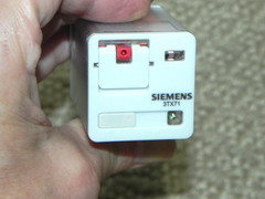 Siemens Relay 3PDT OCTAL 10A 120VAC 3TX7112-1NF13, (three-pole, double-throw)