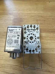 ALLEN BRADLEY 700-HA33A1 SER D RELAY 120VAC 11 PIN WITH 700-HN101 SOCKET BASE