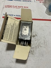 New Siemens DPDT-16 AMP OCTAL RELAY BUTTON LED 120VAC 3TX7112-1LF13 A4