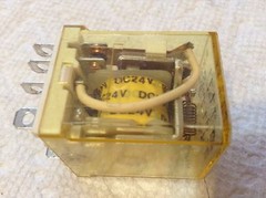 IDEC RH3B-U Relay 24VDC