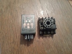 Omron MK3P-I 250Vac 10A Relay W/ Omron PF113A Socket